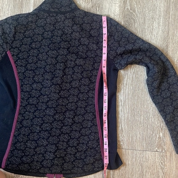 Smartwool Zip Up Sweater size Large flower print 100% merino wool black gray - Picture 10 of 11